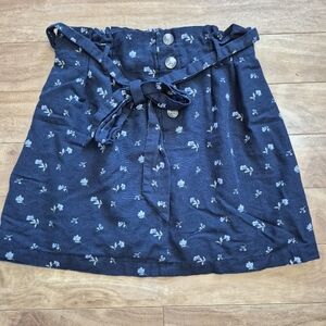 American Eagle Women’s Navy Blue Floral Paperbag Waist Skirt – Size S
